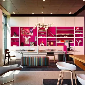 **** Hotel Moxy Munich Airport Duitsland
